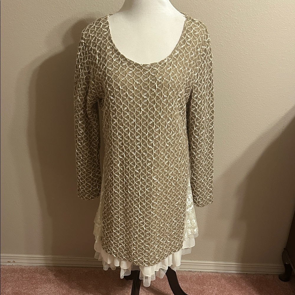 Chic Long Sleeve Lace Dress in Beige